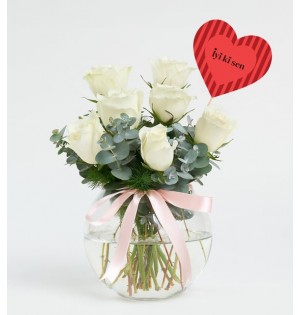 Akvaryumda Beyaz Güller 