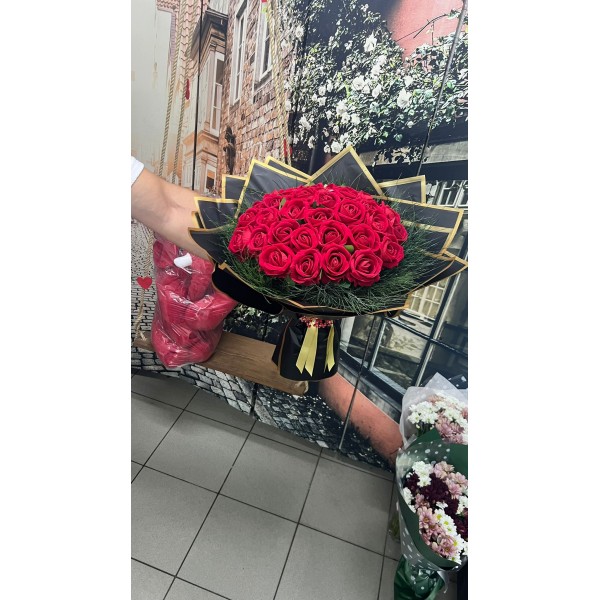 41'li Kırmızı Yapay Gül Buketi